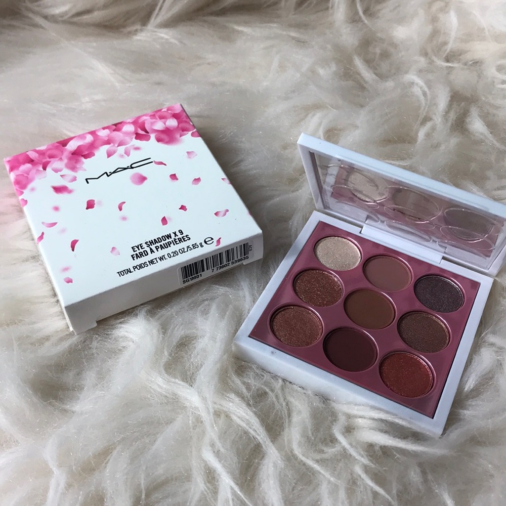 Mac Eyeshadow x9 Kabuki Doll